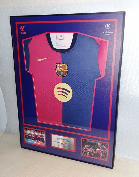 2024/25 Форма Барселоны в рамке (BarcaT-shirt in frame)в наличии 1 шт.