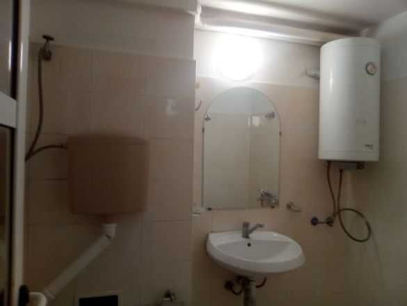 Дава се под наем Двустаен апартамент в Бургас, Лазур - 42 кв.м за 160 € - Снимка #1