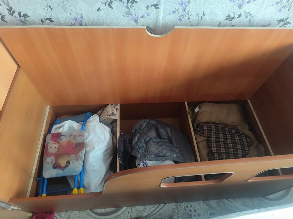 Кровать (очень прочная)