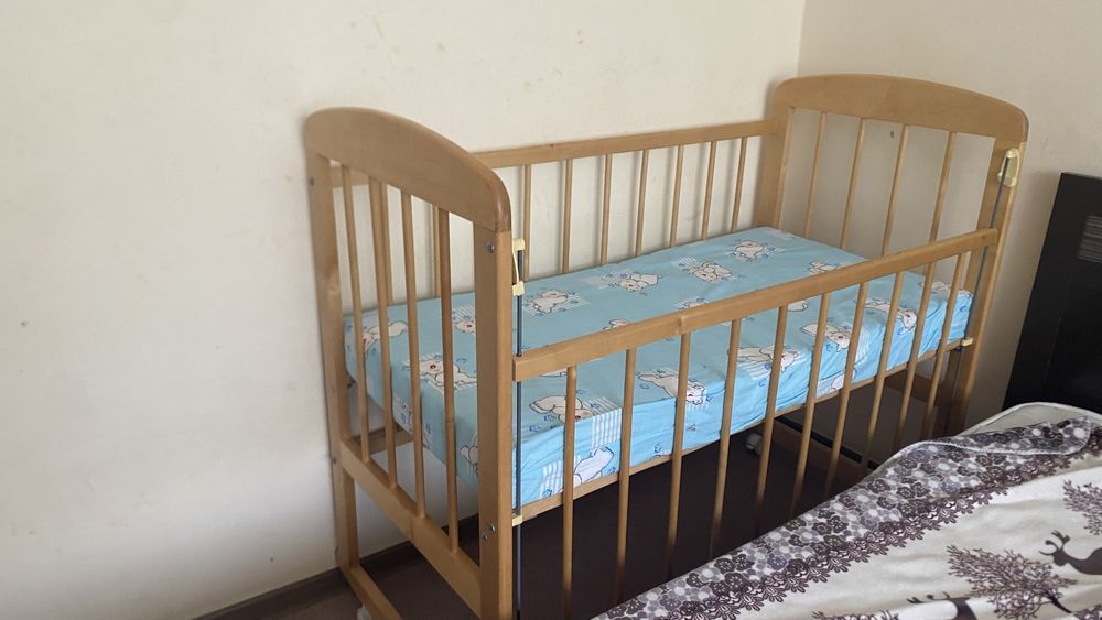 Детская кроватка.
