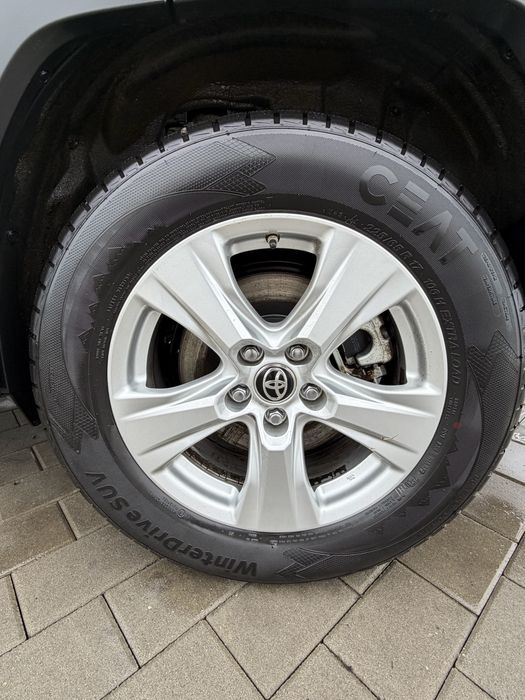 Toyota Rav 4 - 2.5 Hybrid 4x4 225 CP