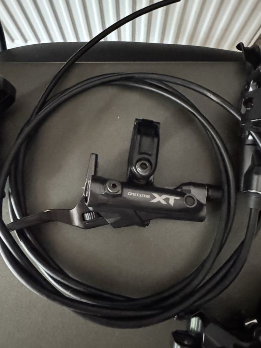 Frane Shimano XT M8200 cu 4 pistoane