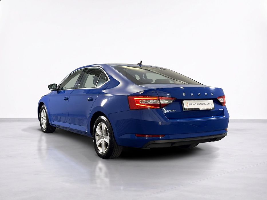 Škoda Superb 2023 diesel, 24.786 € — imagine 3