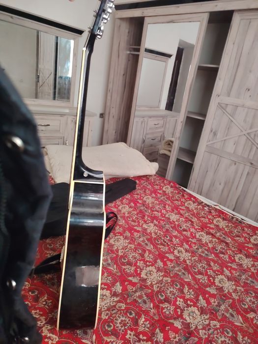 Gitara 350000 ming som tez sotiladi