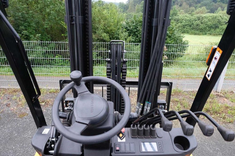 Stivuitor electric Hangcha, capacitate 3.8 T. Roti pline. Garda inalta
