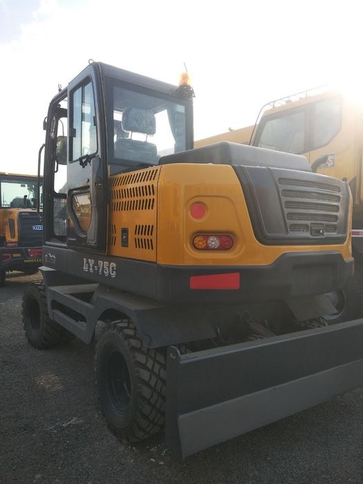 Экскаватор 0.3куб АВТОМАТ