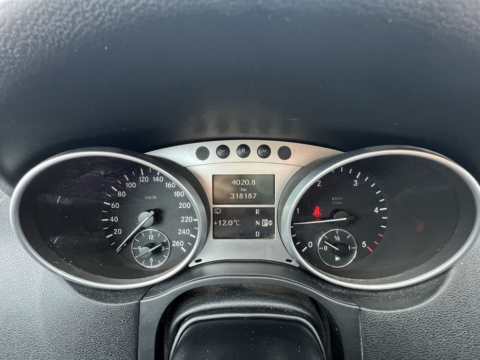 Se vinde ML 320 CDI 4 MATIC