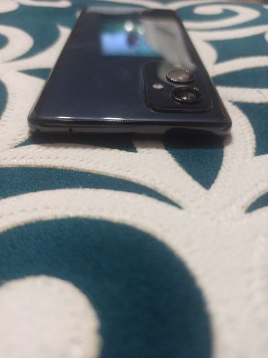 Продам Мощный Флагман One Plus 9 5G 12/128gb.