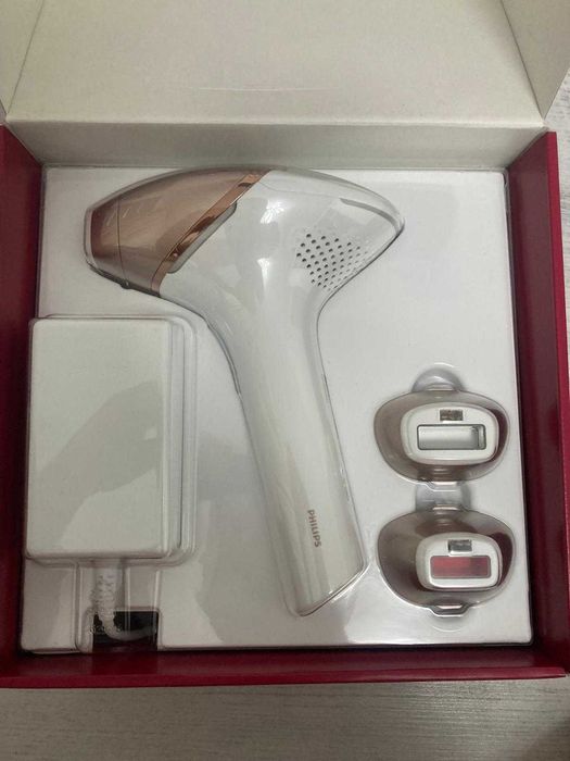 Epilator IPL Philips Lumea Seria 9900 BRI973/00