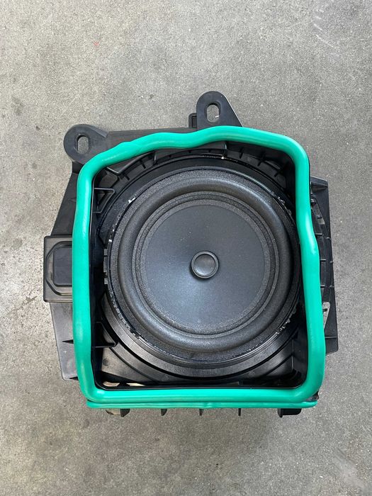 subwoofer stanga Bmw seria 2 G42, 3 G20/G21, 4 G22/G23/G26 cod 2622565