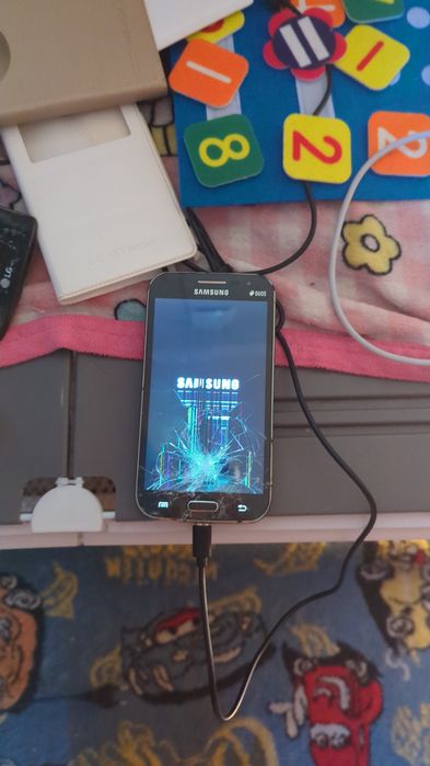 Samsung Galaxy Win разбитый