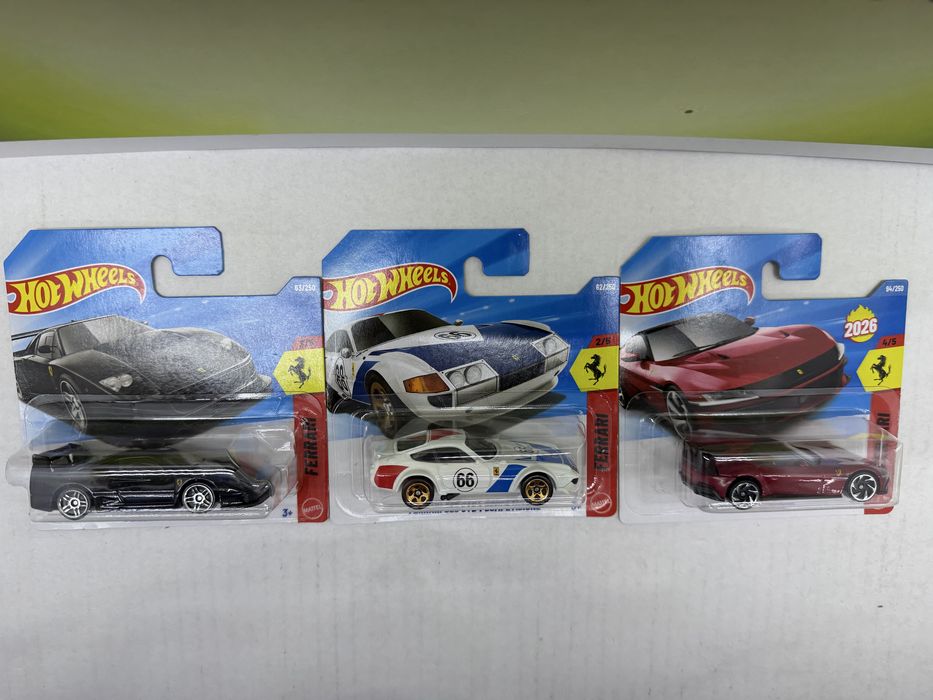 Ferarri F40 365 12cilindri  lot 3 machete Hot Wheels scara 1:64