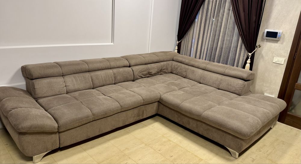 Coltar Extensibil cu Otoman Mare,5 locuri,Tetiere Reglabile,300cm