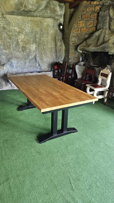 Трапезни маса от масив