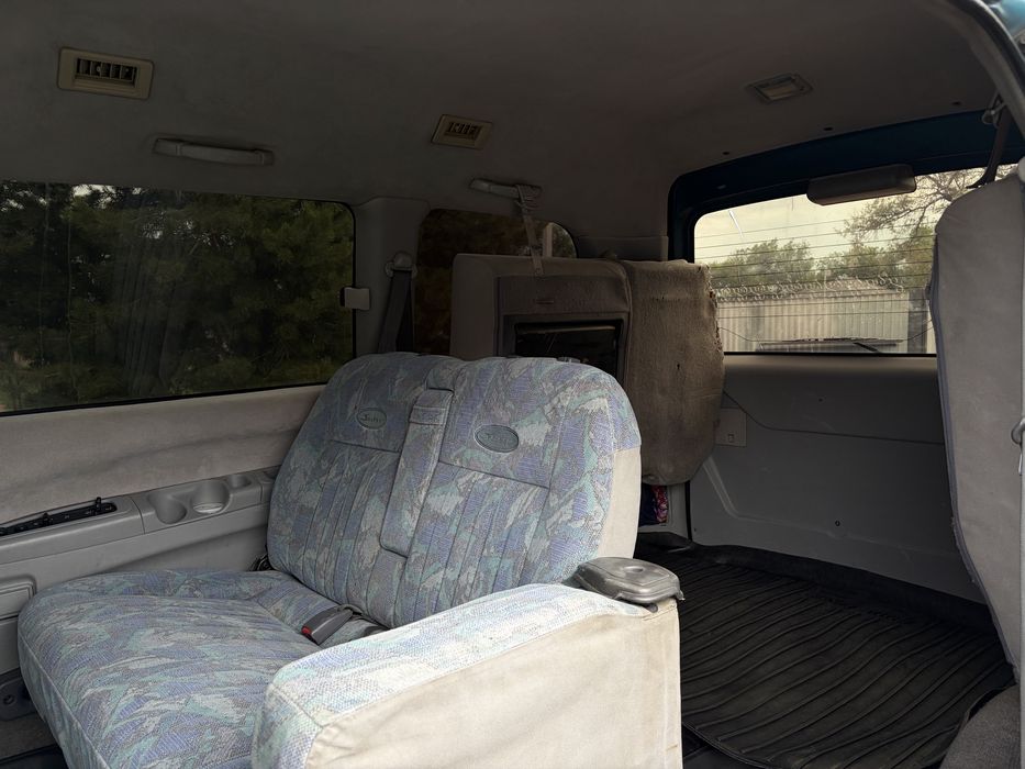 Продам машину Mitsubishi Delica
