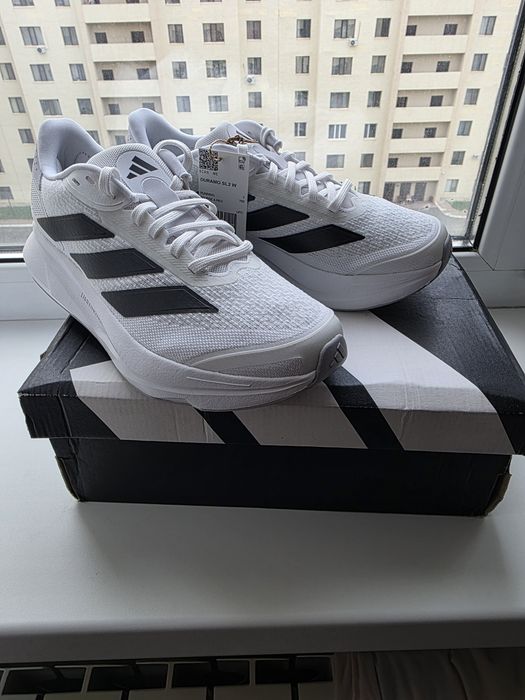 Кроссовки Adidas (жен.),