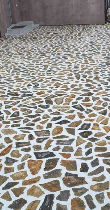 Piatră Naturală de Munte | Aspect Rustic și Elegant pentru Grădină