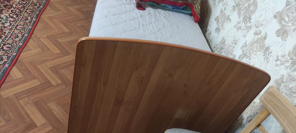 Продам кровать односпальную