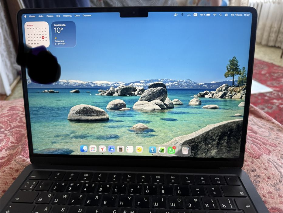 Продам Макбук Эир м2