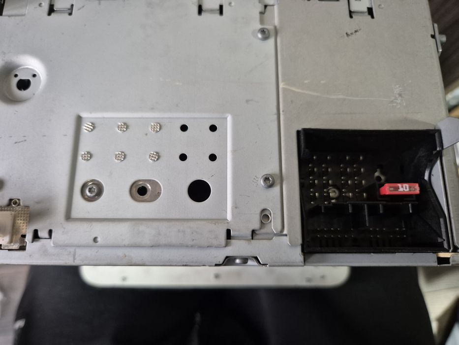 Радио за Автомобил vw RCD310 със наличен код за активация