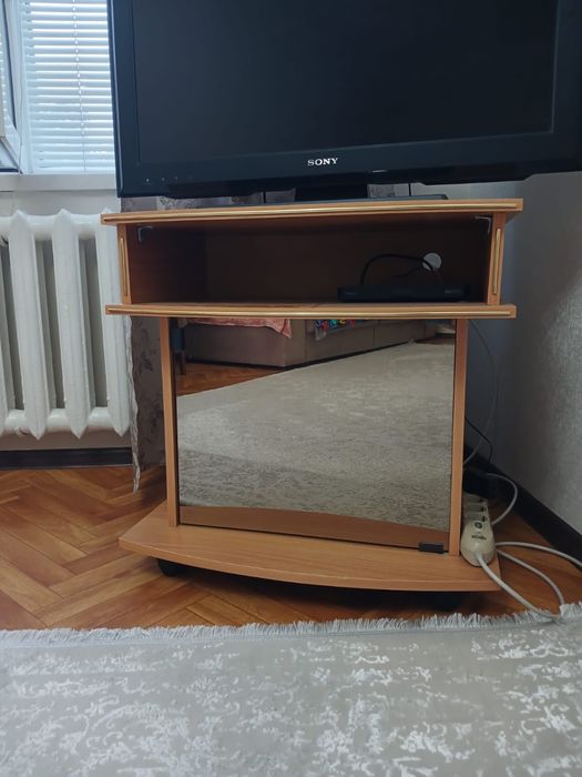 Продам тумбочку под телевизор