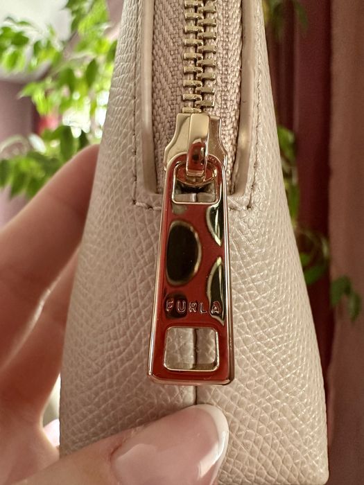 Furla кожен несесер
