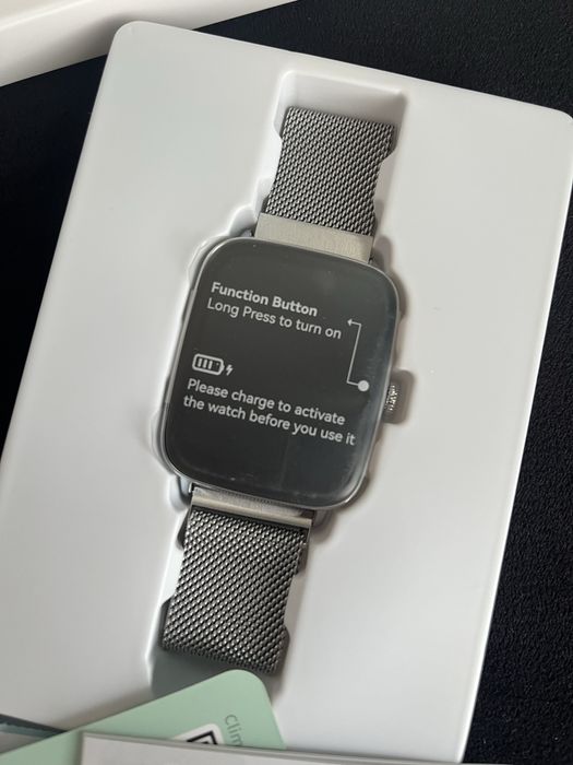 Smartwatch - cu functie de apelare si raspuns direct de pe ceas
