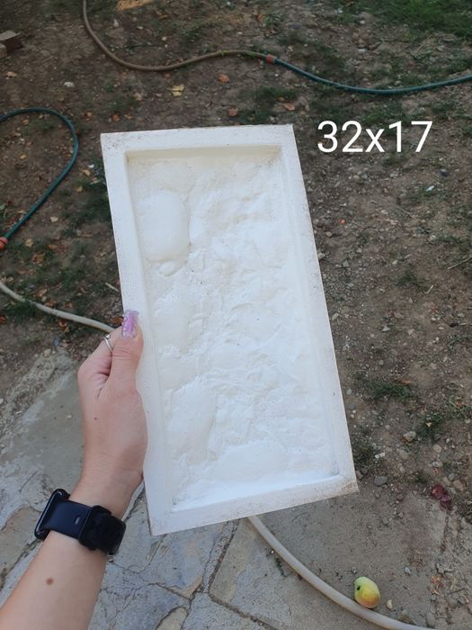 Lot aprox. 84 matrite noi piatra decorativa – 7 dimensiuni