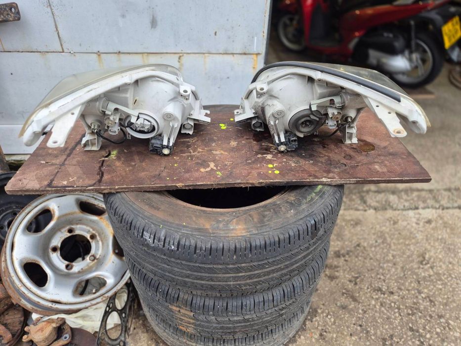 Фарове за toyota land cruiser j120