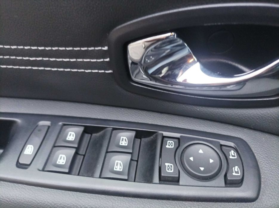 Vand Renault scenic trei diesel , an fabricație 2012,