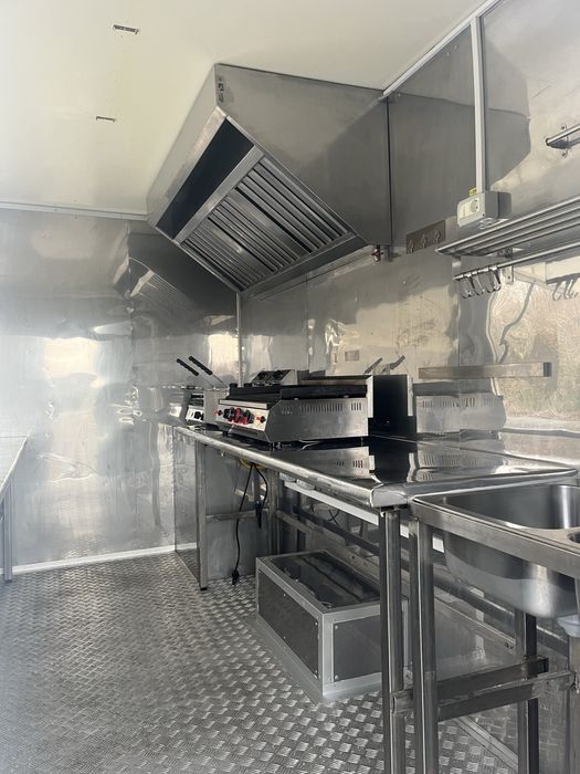 Rulota comerciala Fast Food / Food Truck de inchiriat
