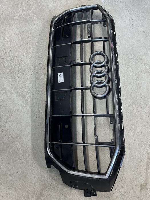 Grilă radiator audi q8.cod:4m8853651.D.