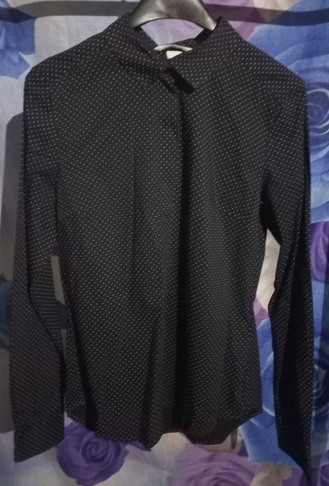 Camasa femei H&M, marimea 36/S, neagra cu imprimeu cu puncte albe