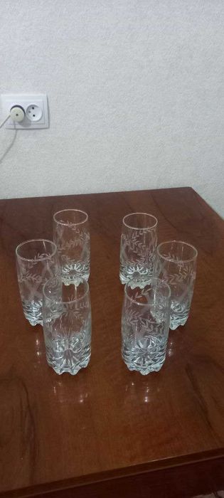 Продам 6 стеклянных бокалов вместимостью 310 мл