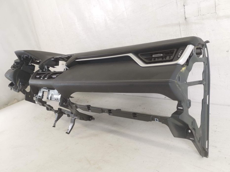 Тойота РАВ4 / Toyota RAV4 Оригинално арматурно табло в добро състояние