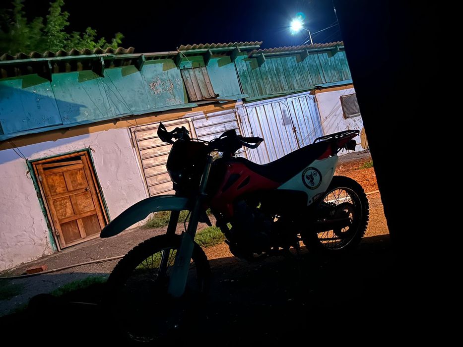 Мотоцикл эндуро 250