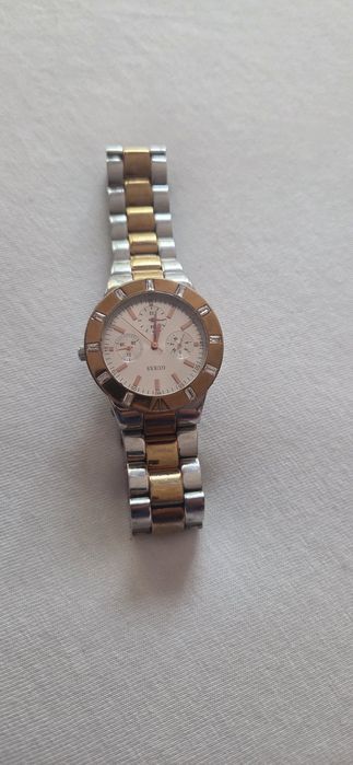 Оригинален дамски часовник guess