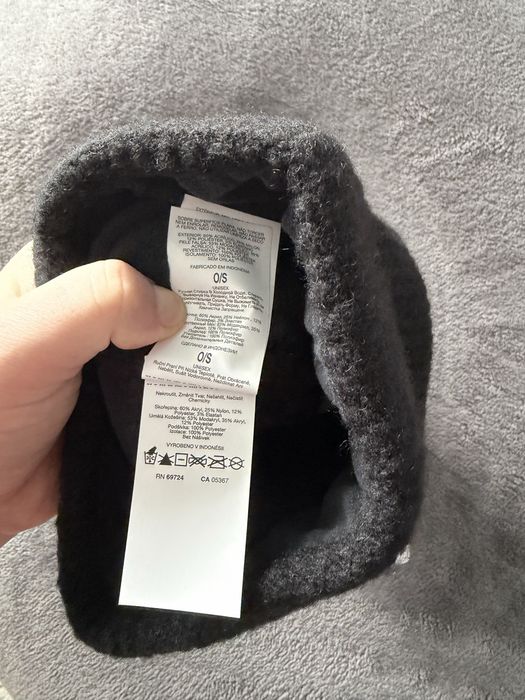 Columbia winter blur caciula cu ciucure culoare neagra marime Os noua