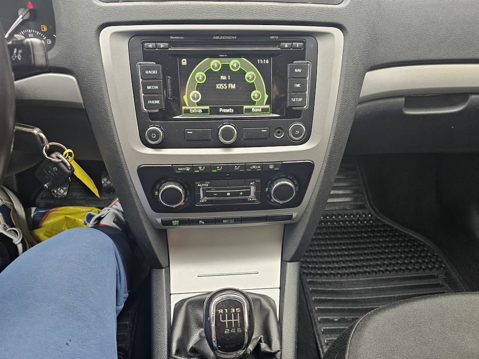 Skoda Octavia  Euro 5 Limuzina Facelift 2012 Benzina 1.2 ITSI 105 CP Klima Navi Jante Cirlig  TOOP