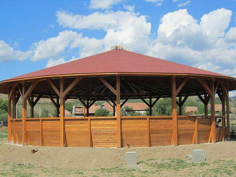 Foisoare, Terase, Cabane stil A-Frame si Case din structura de lemn