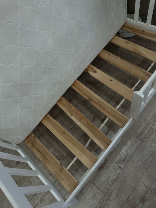 Продам кровать домик