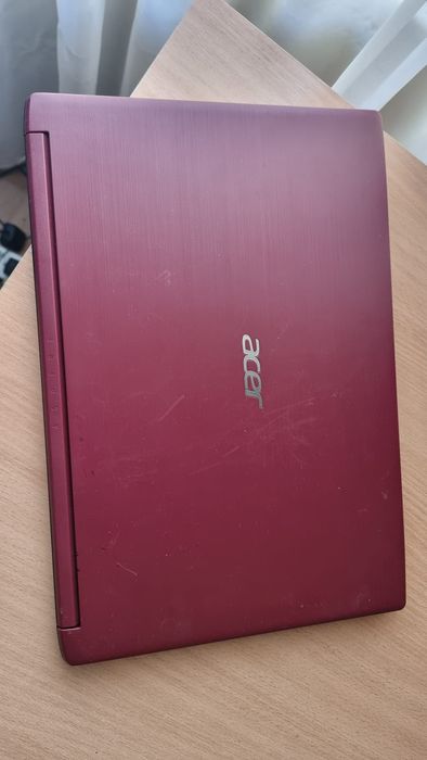 Laptop Acer Aspire  – SSD 128GB, 4GB RAM, Culoare Vișiniu