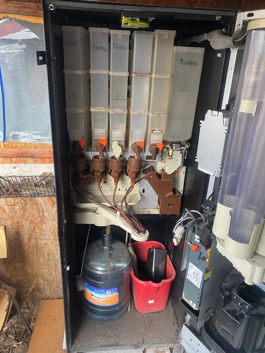 Tonomat de bautiru calde