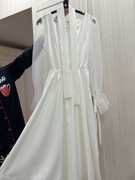 Платье белое 42 размер