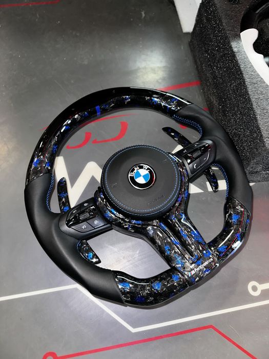 Volan BMW M CARBON FORJAT / LED / Vibratii / Incalzire / DISTRONIC / F