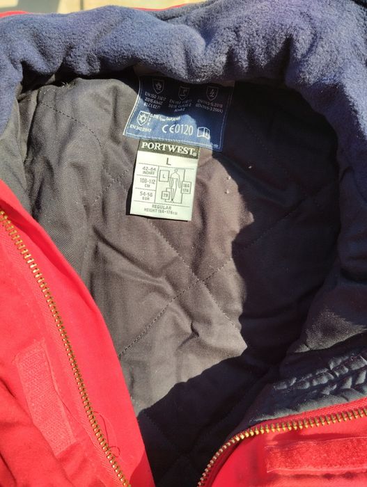 Продам спецодежду.