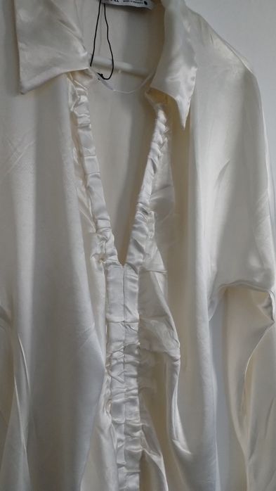 Vând rochie satin Zara
