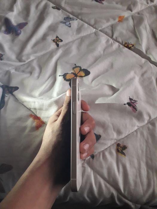 Iphone 12 ragi oq hotirasi 64gb