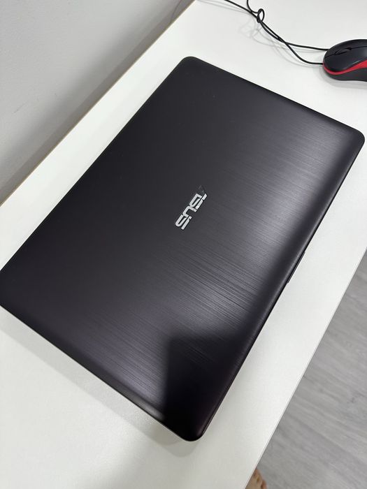 ASUS ноутбук