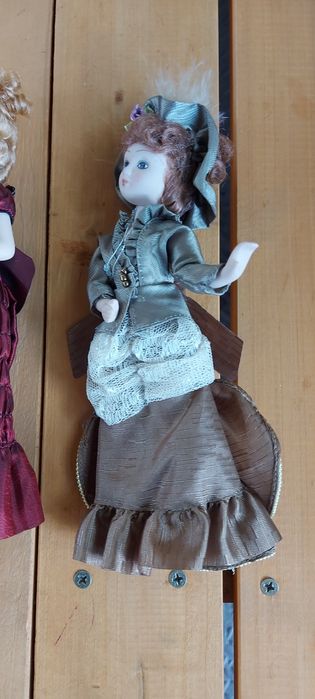 Păpușele din porțelan